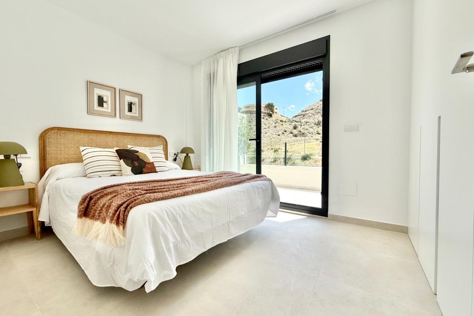 New Build - Semi-detached Villa - Cox