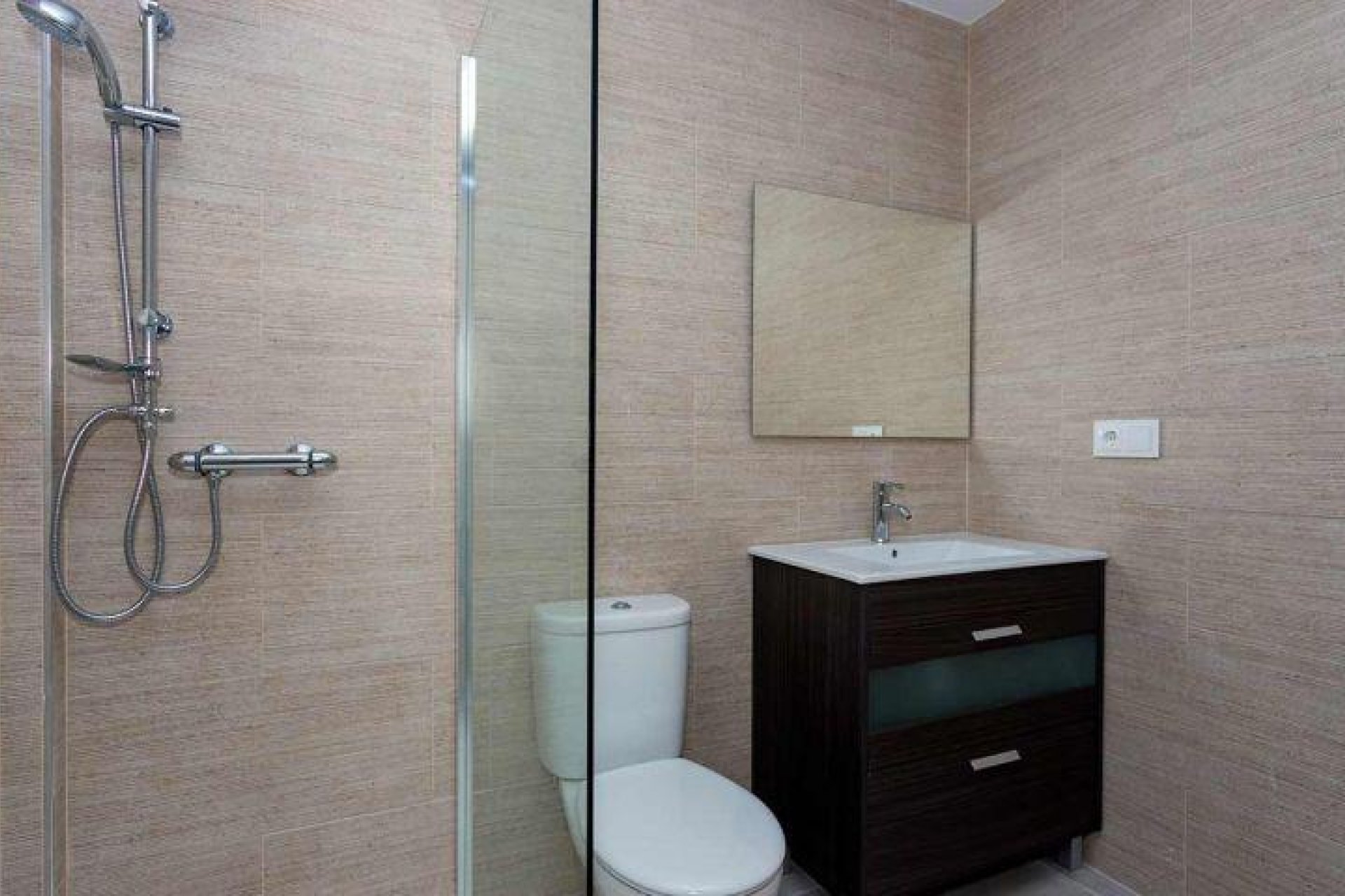 Новое здание - Villa - Daya Nueva - Centro