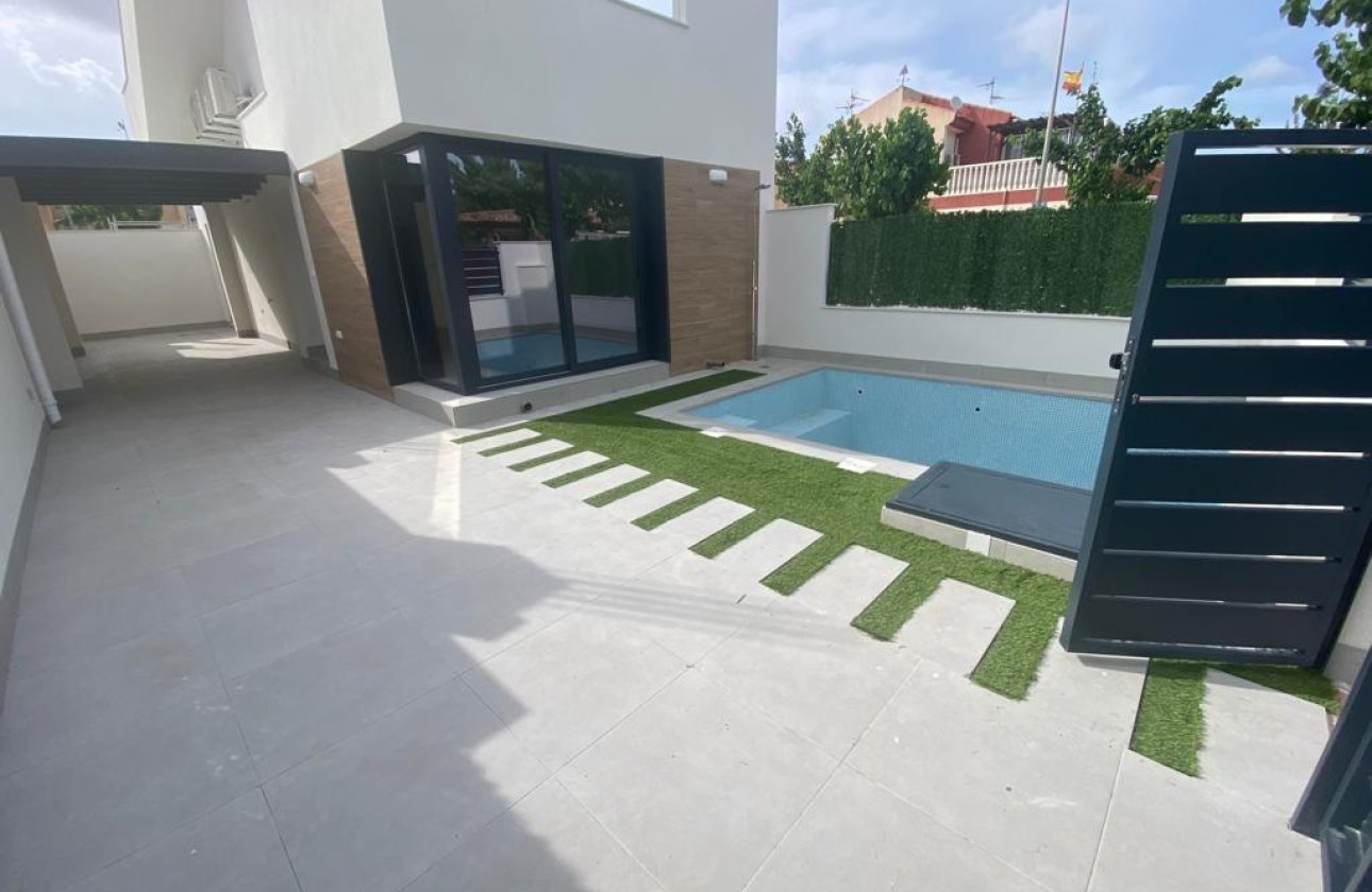 Новое здание - Villa - Los Alcázares - La Concha