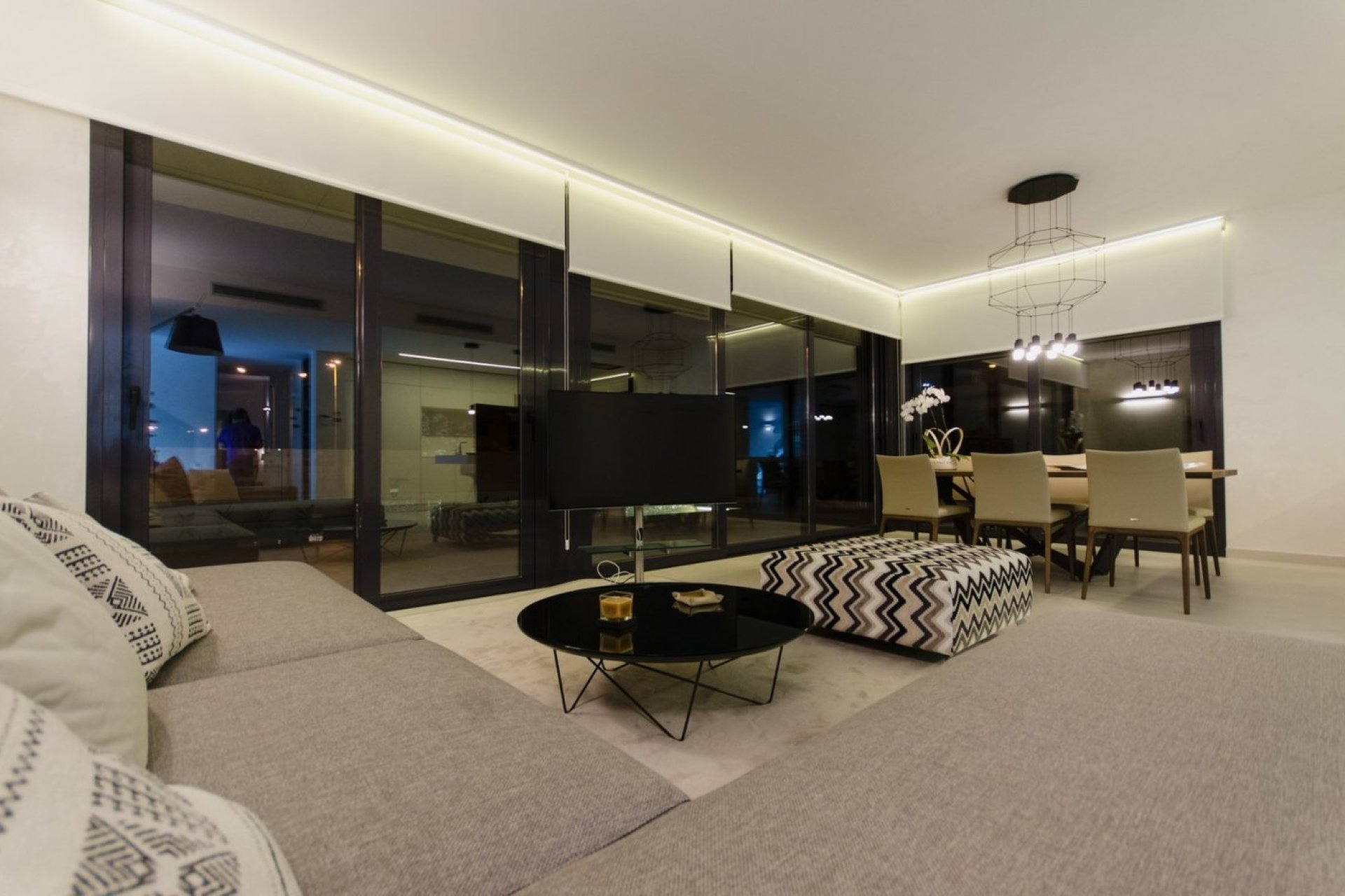Новое здание - Villa - Orihuela Costa