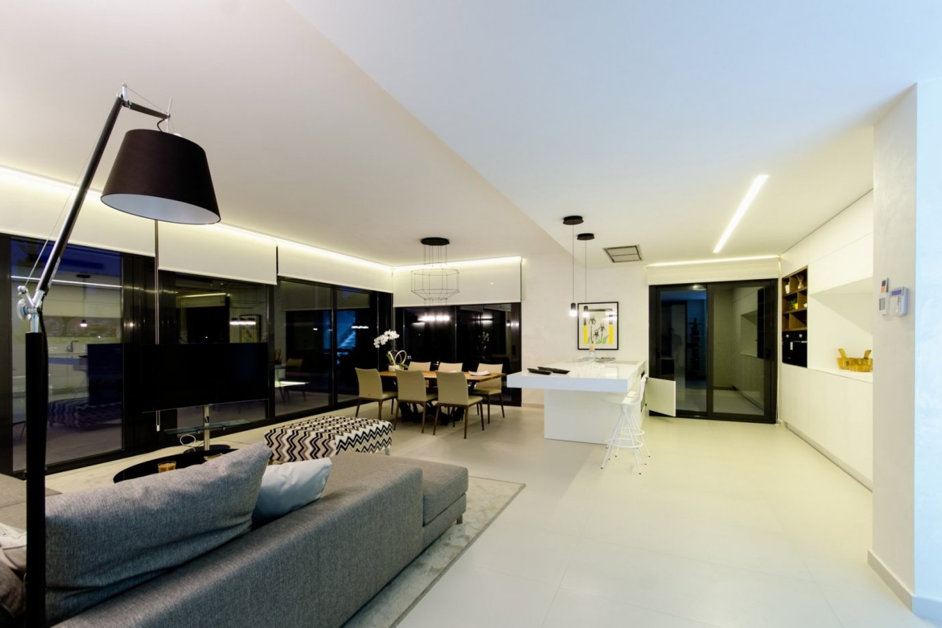 Новое здание - Villa - Orihuela Costa