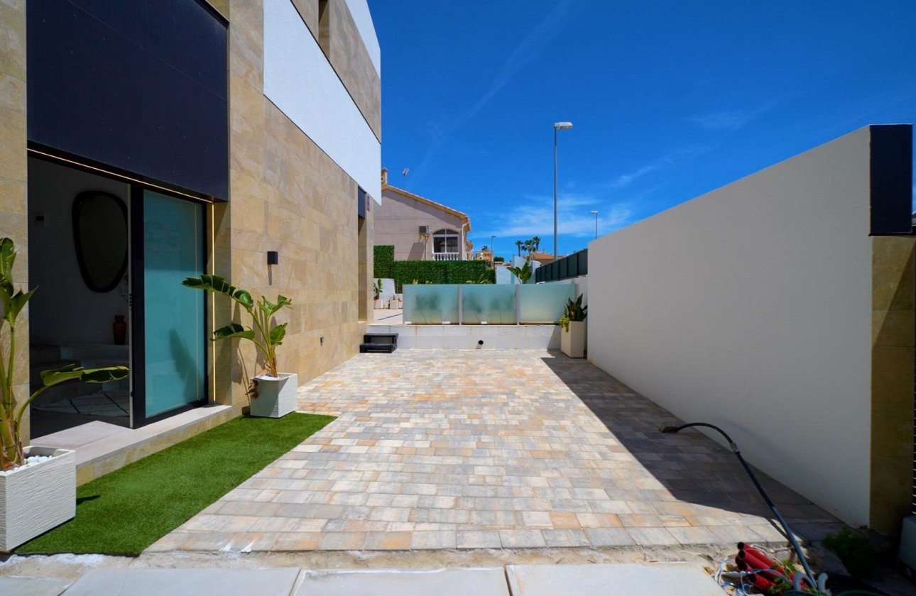 Новое здание - Villa - Orihuela Costa