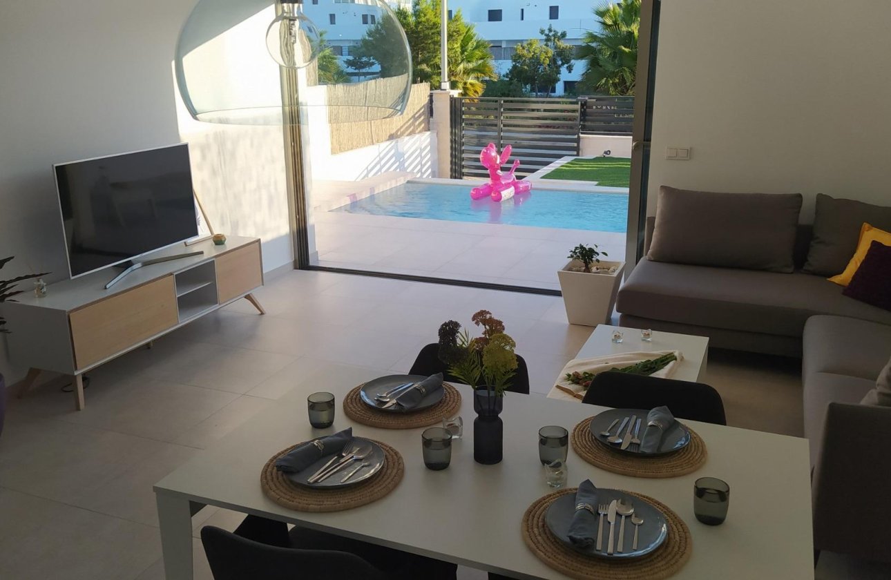 Новое здание - Villa - Orihuela Costa