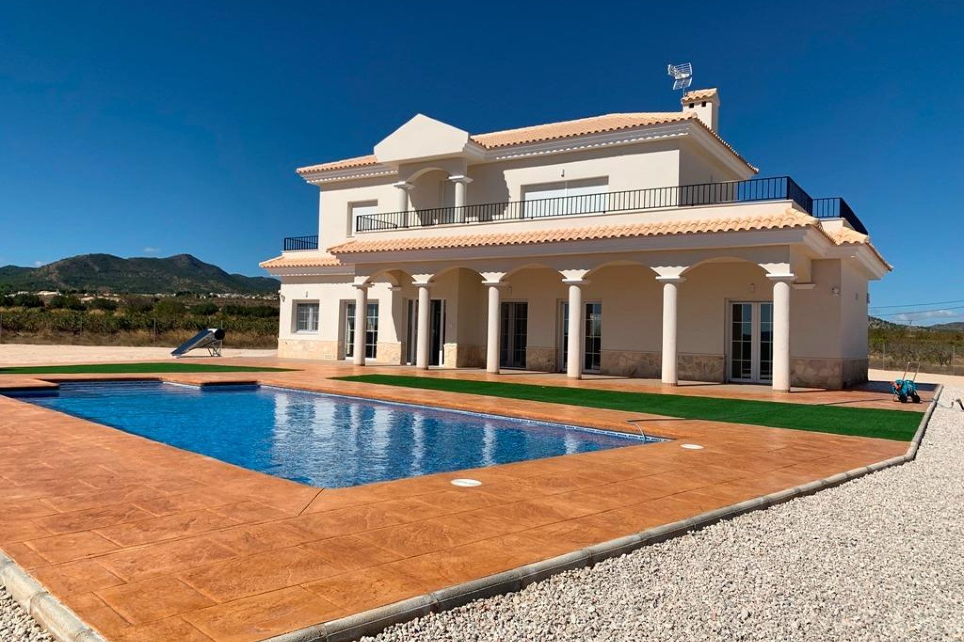 Новое здание - Villa - Pinoso