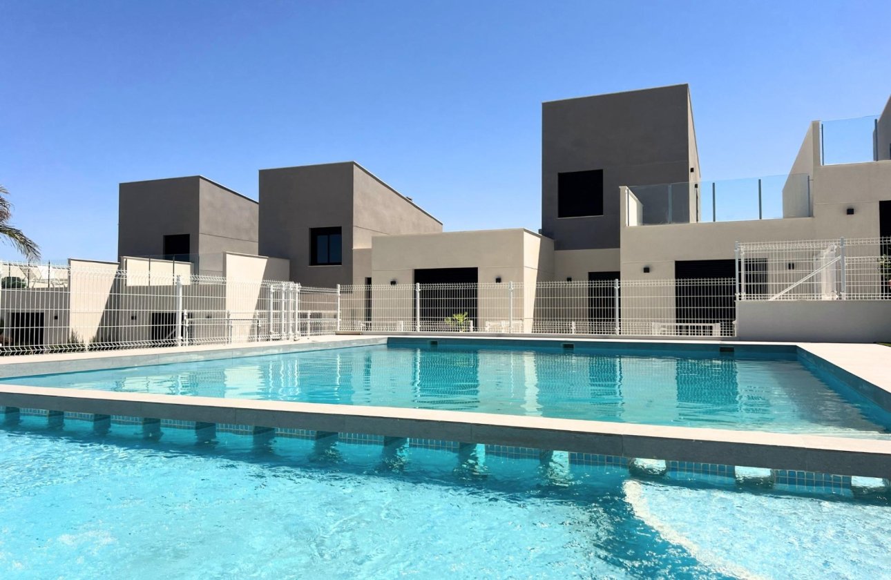 Obra nueva - Villa Adosada - Baños y Mendigo