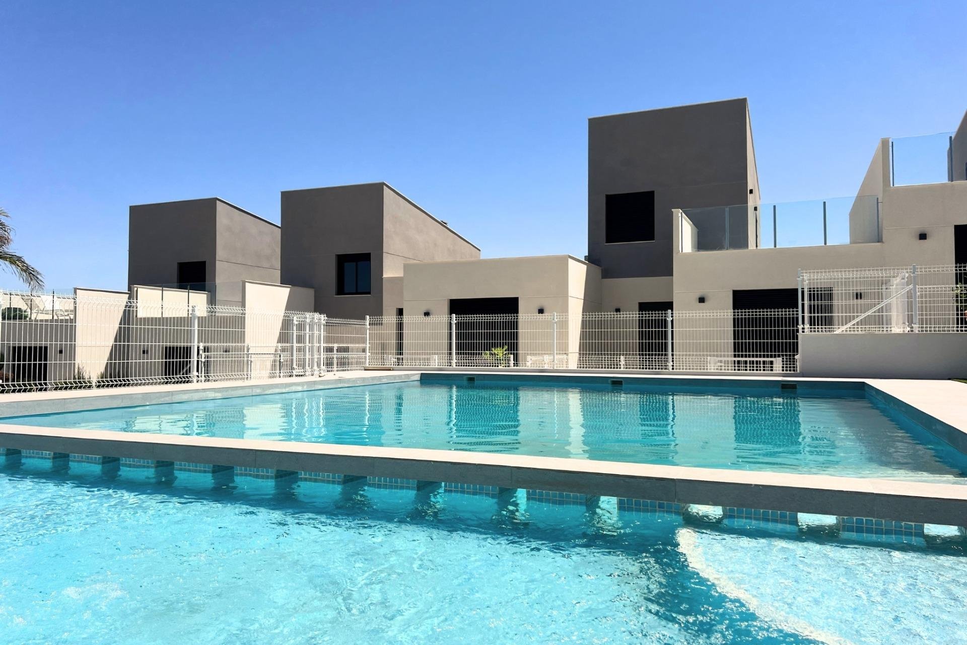 Obra nueva - Villa Adosada - Baños y Mendigo