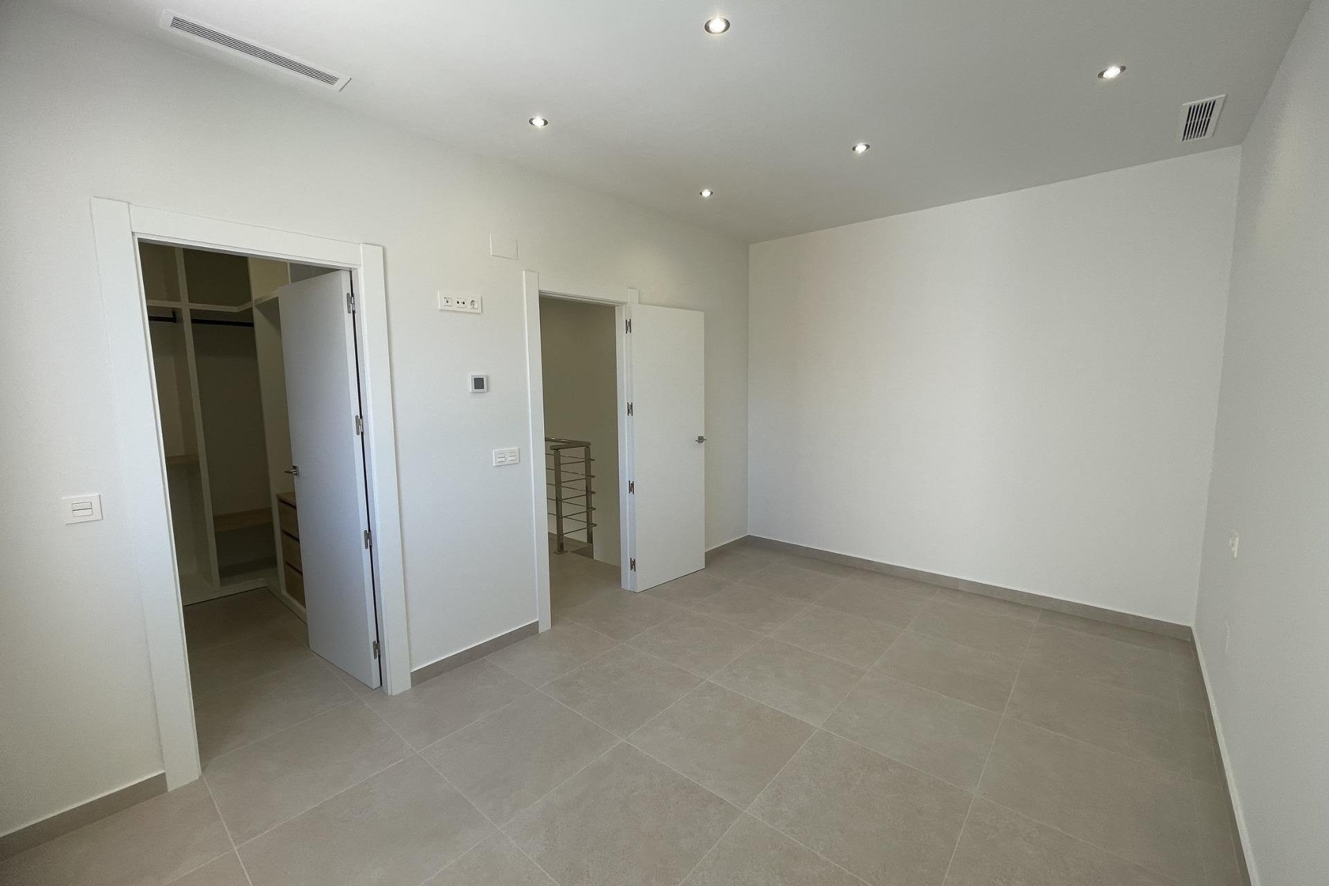 Obra nueva - Villa - Almoradi - Heredades