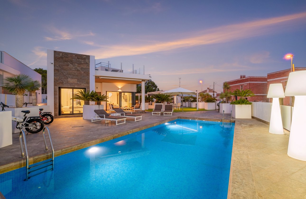 Перепродажа - Villa - Orihuela Costa - Villamartín