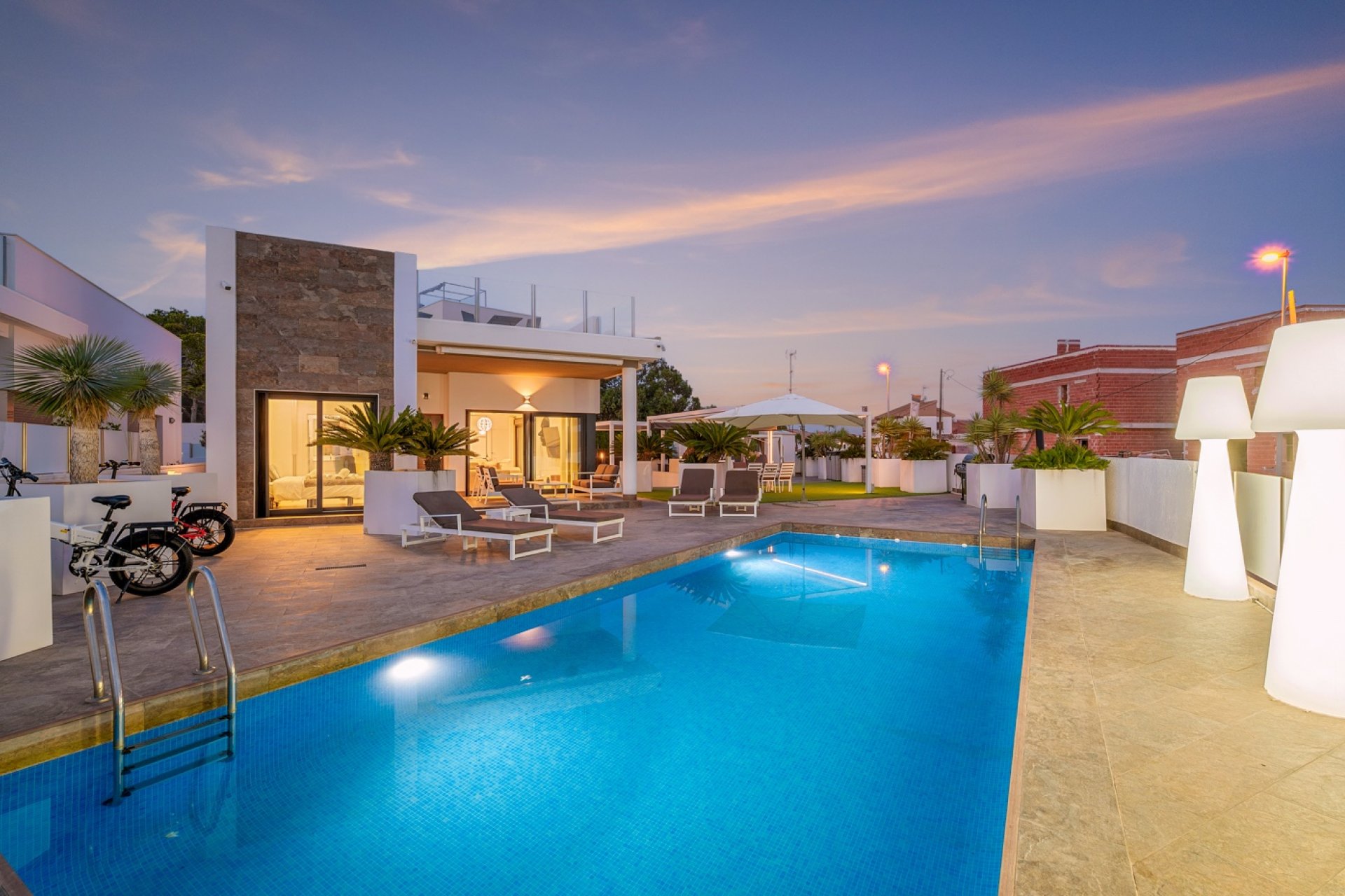 Перепродажа - Villa - Orihuela Costa - Villamartín