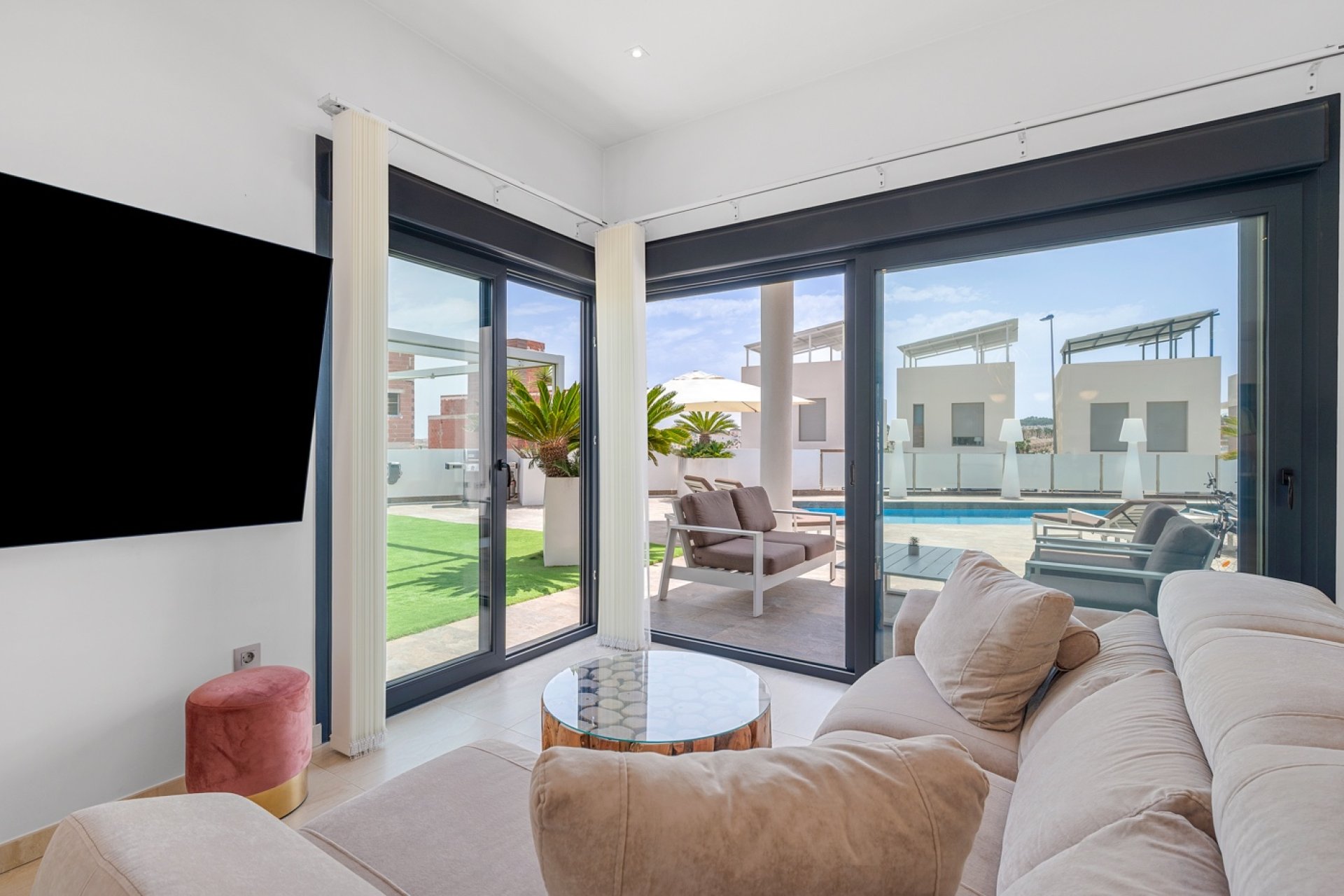 Перепродажа - Villa - Orihuela Costa - Villamartín