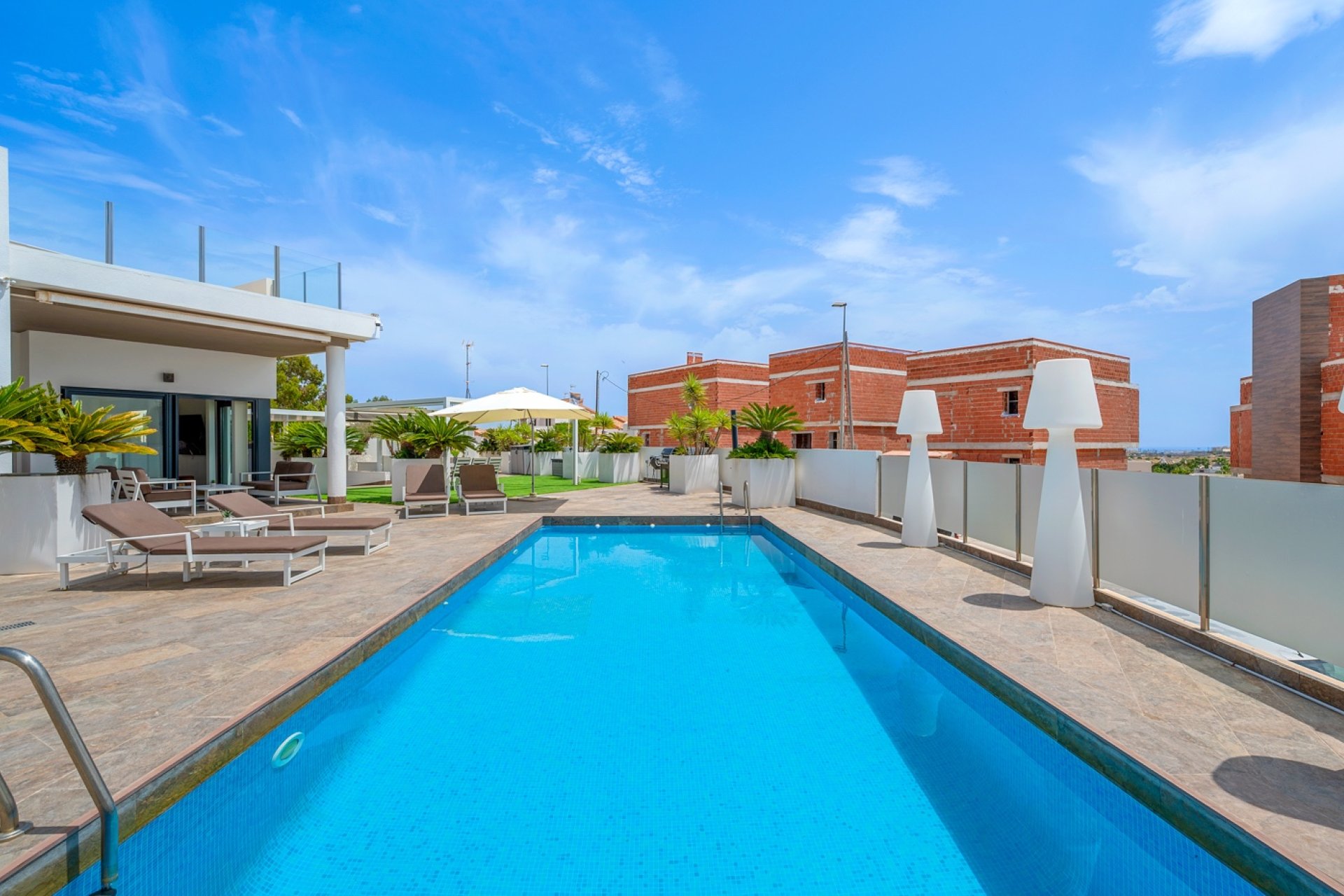 Перепродажа - Villa - Orihuela Costa - Villamartín