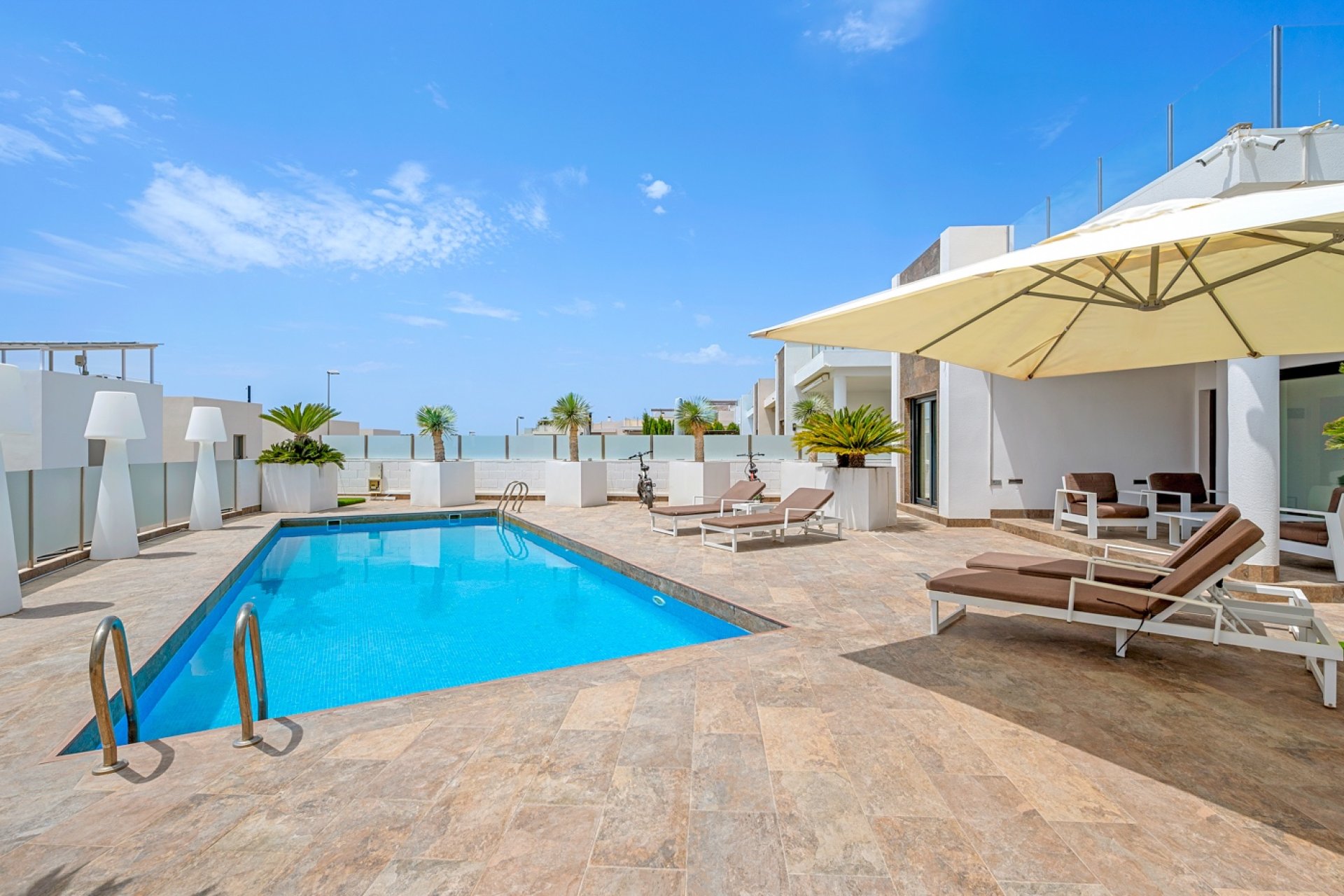 Перепродажа - Villa - Orihuela Costa - Villamartín