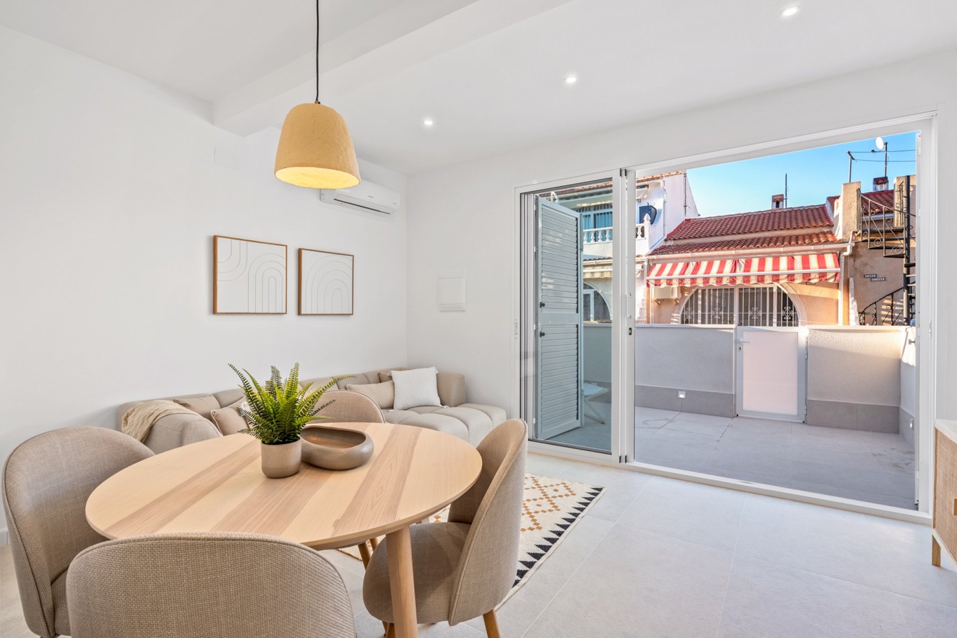 Перепродажа - Вилла / Полуотдельная - Torrevieja - El chaparral