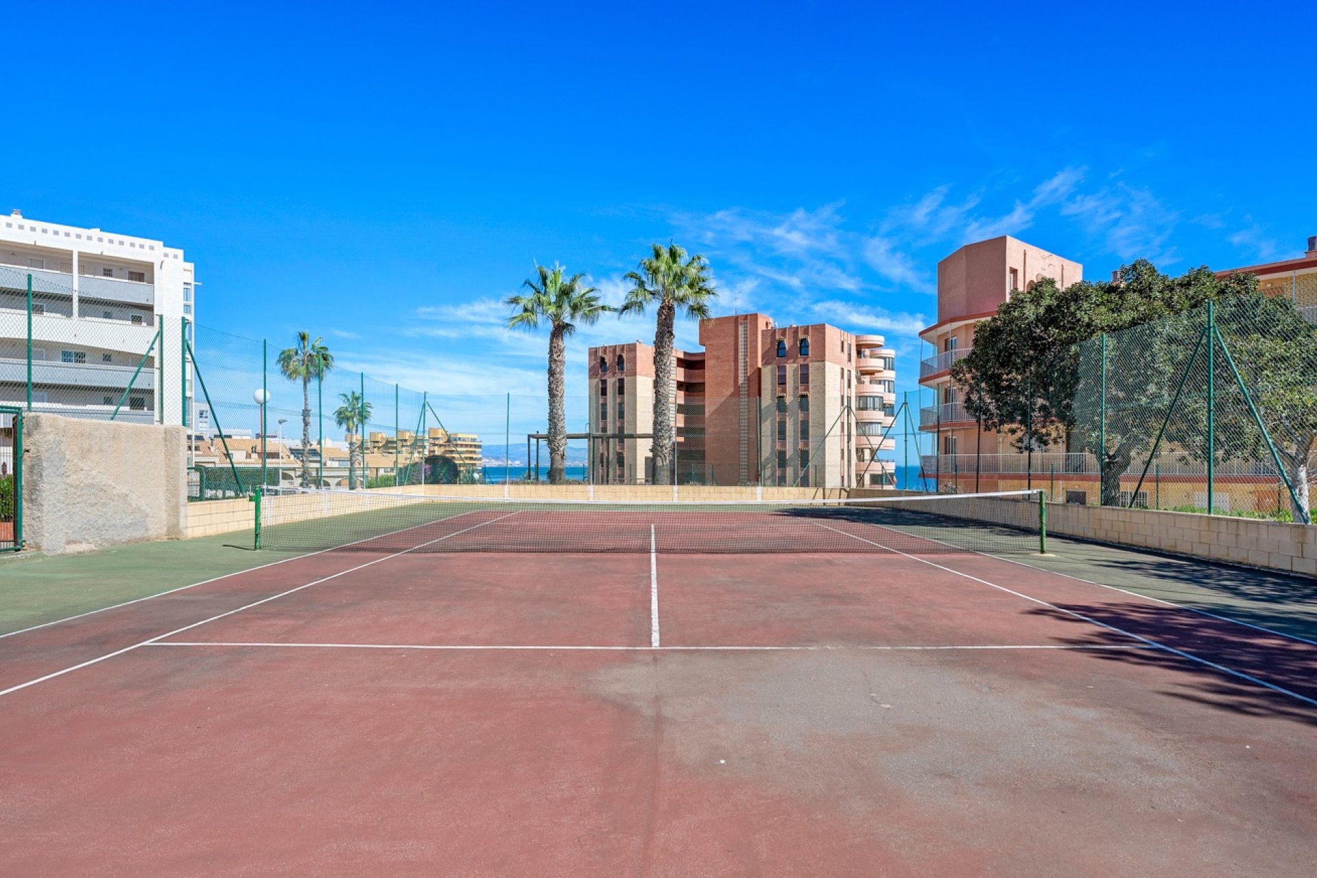 Resale - Apartment  - Arenales del Sol - Segunda linea playa