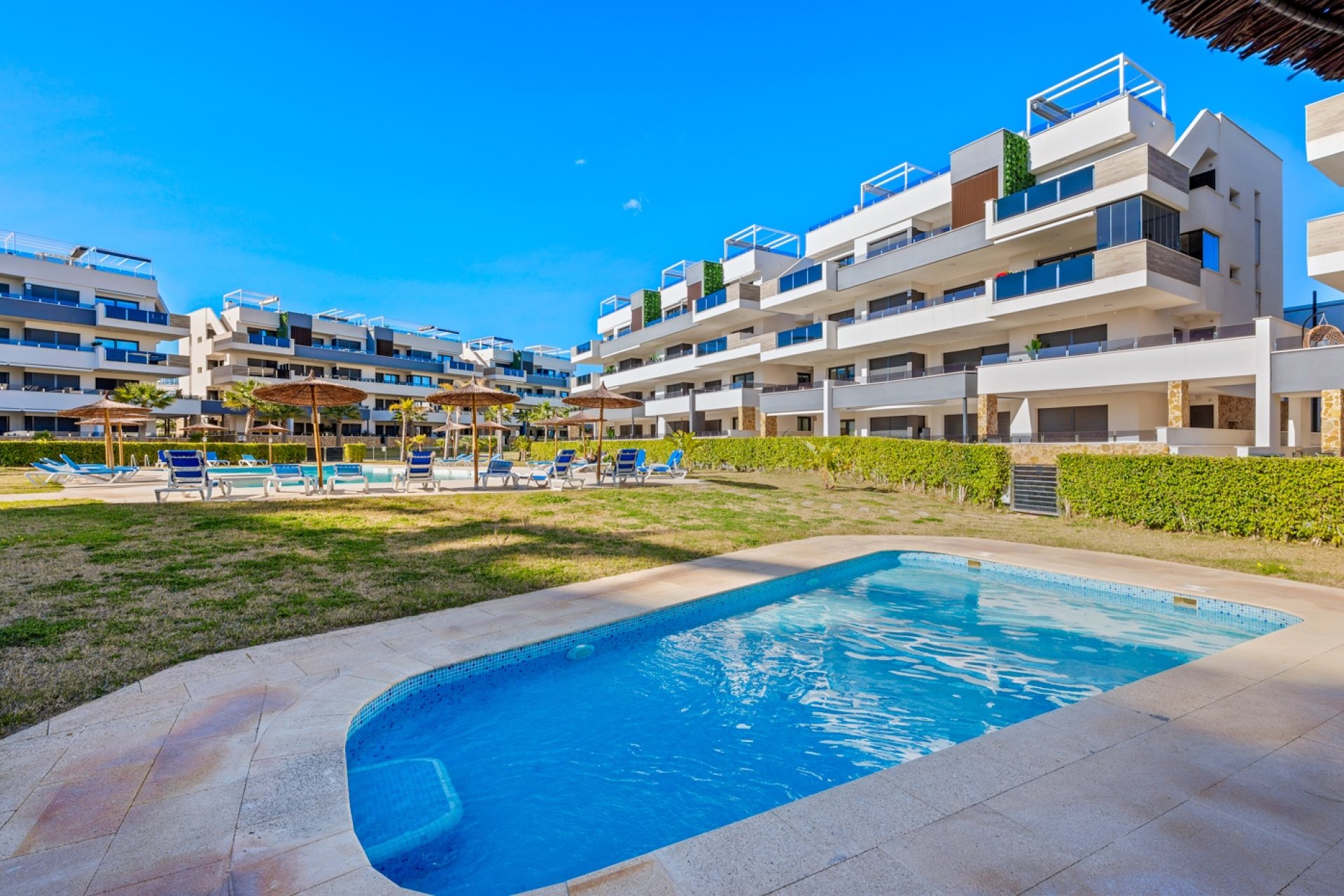 Resale - Apartment  - Orihuela Costa - Playa Flamenca