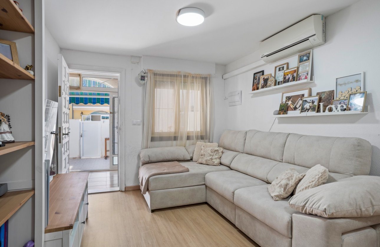 Resale - Apartment  - Torrevieja - La Siesta