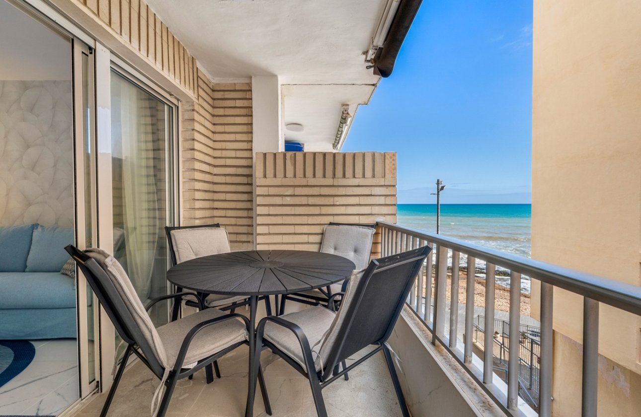 Resale - Apartment  - Torrevieja - Playa de El Cura