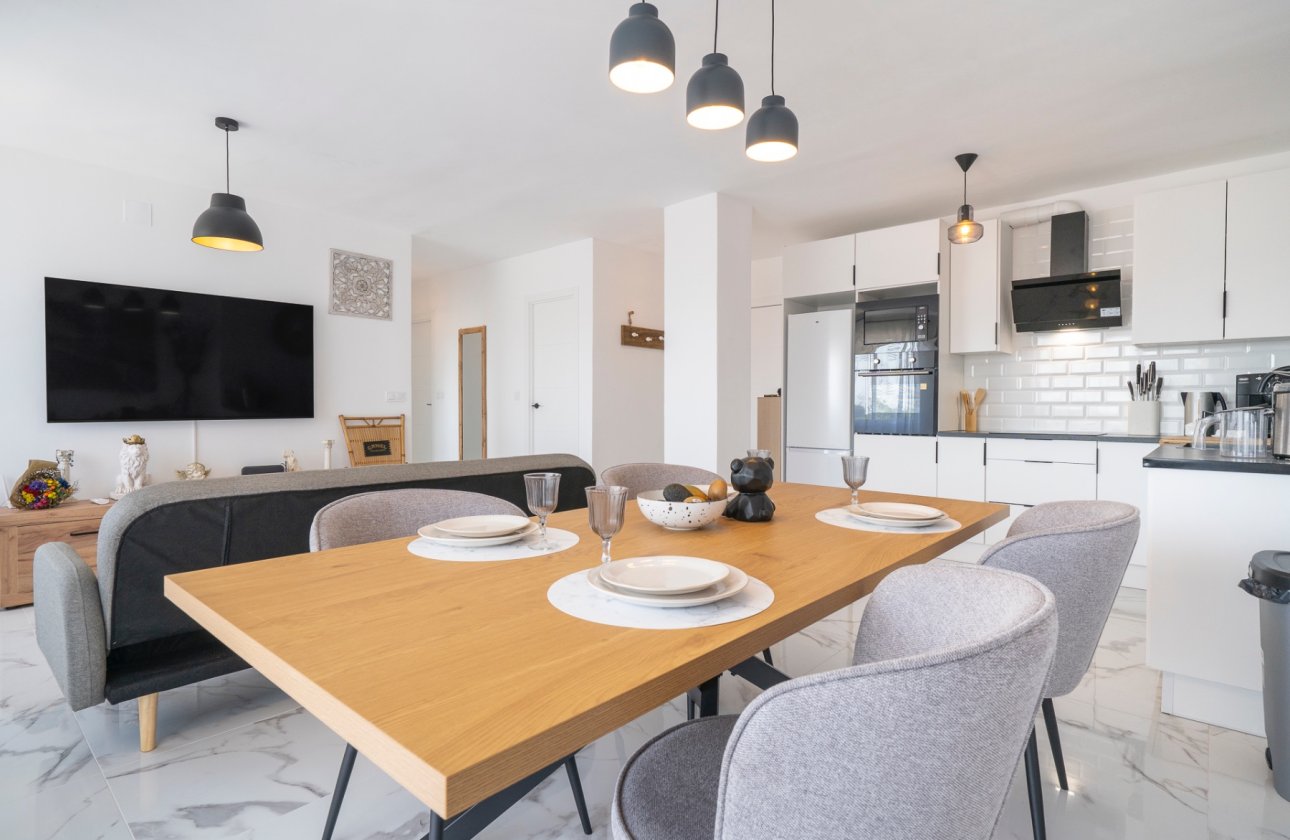 Resale - Apartment  - Torrevieja - Punta Prima