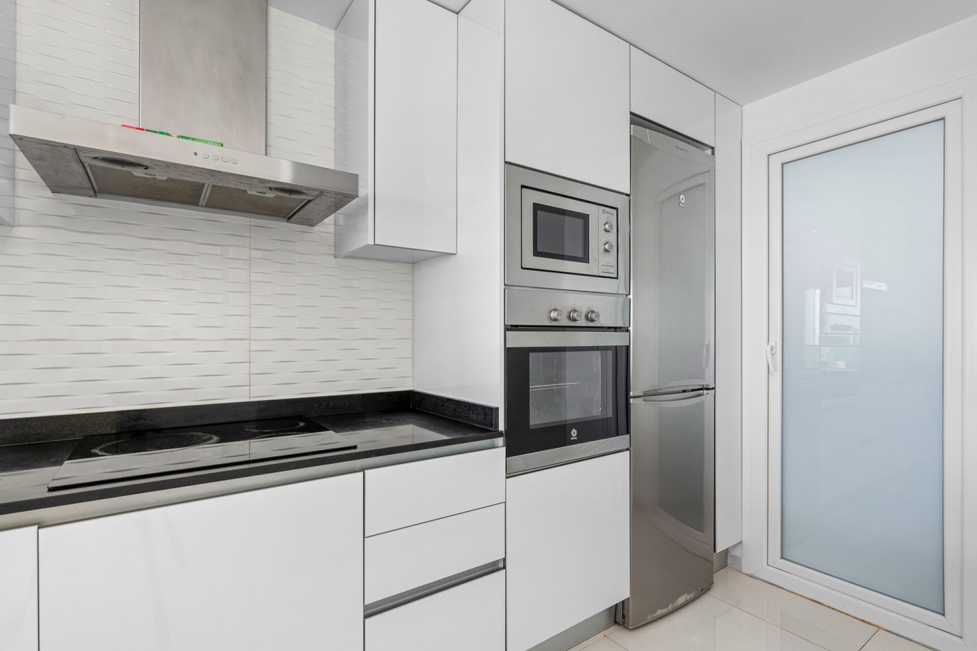 Resale - Apartment  - Torrevieja - Punta Prima