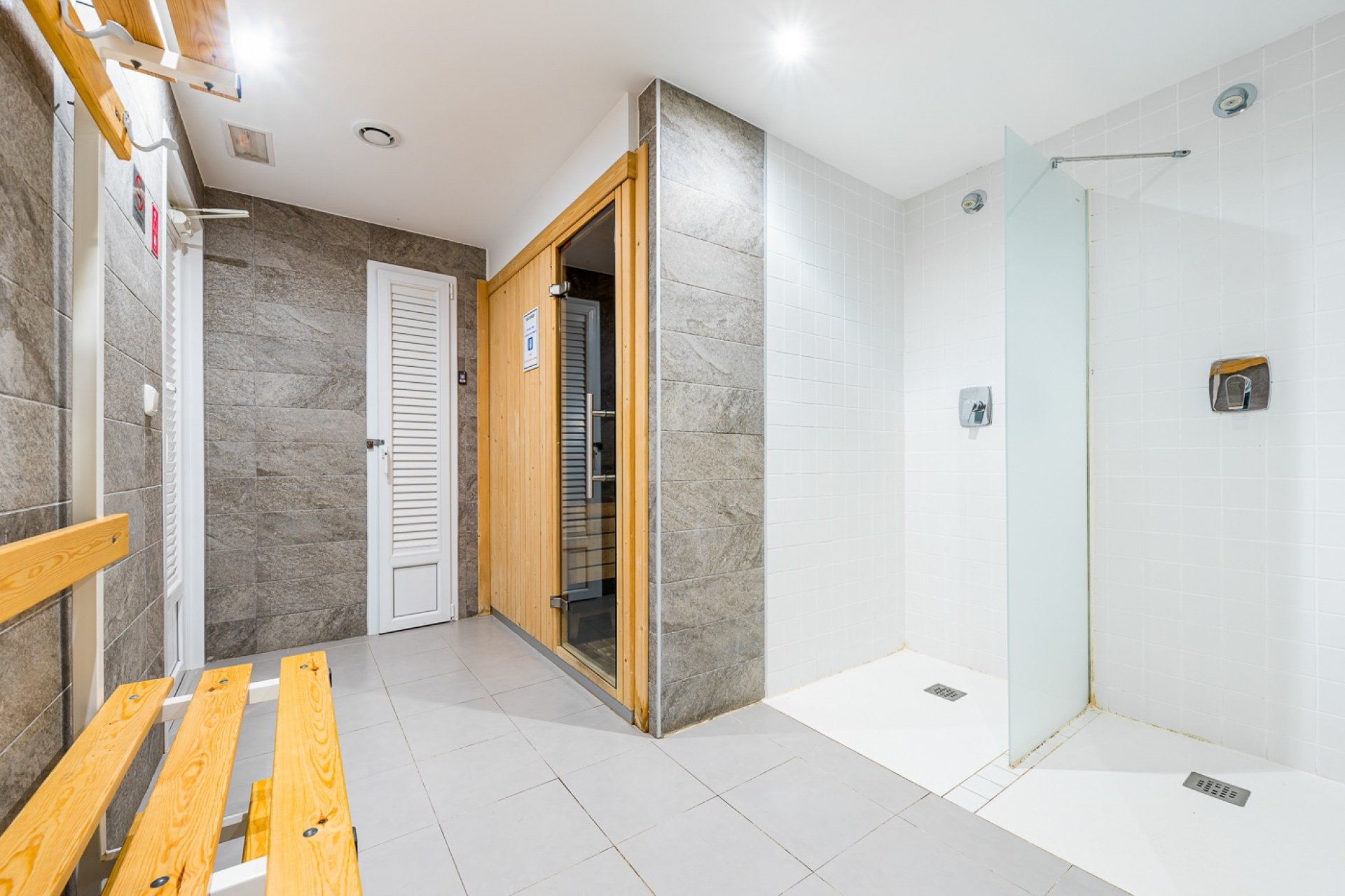 Resale - Apartment  - Torrevieja - Punta Prima