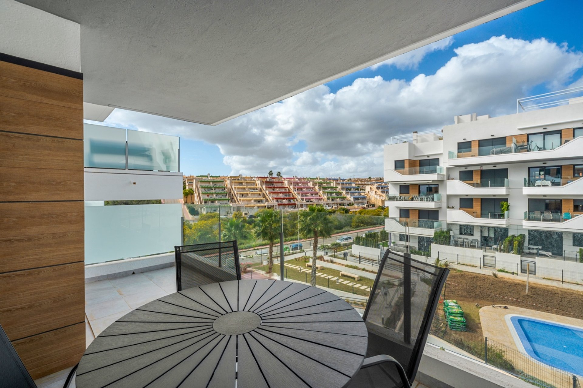 Resale - Apartment  - Villamartín