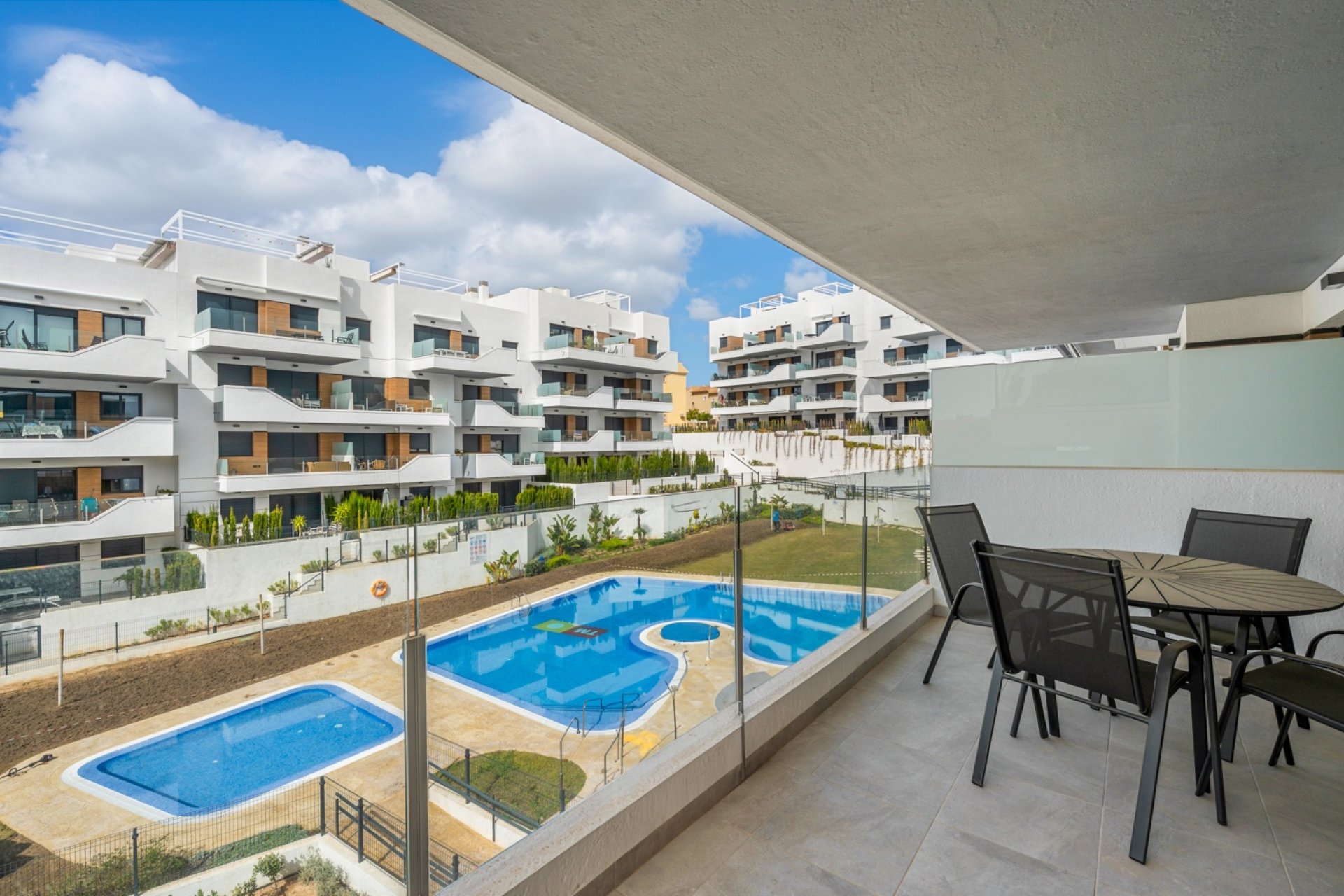 Resale - Apartment  - Villamartín