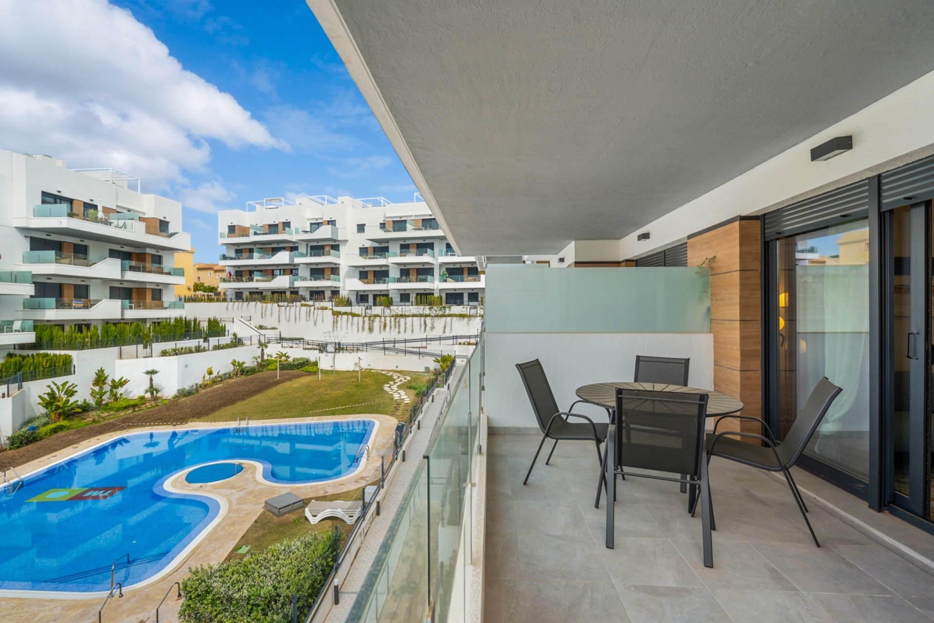 Resale - Apartment  - Villamartín
