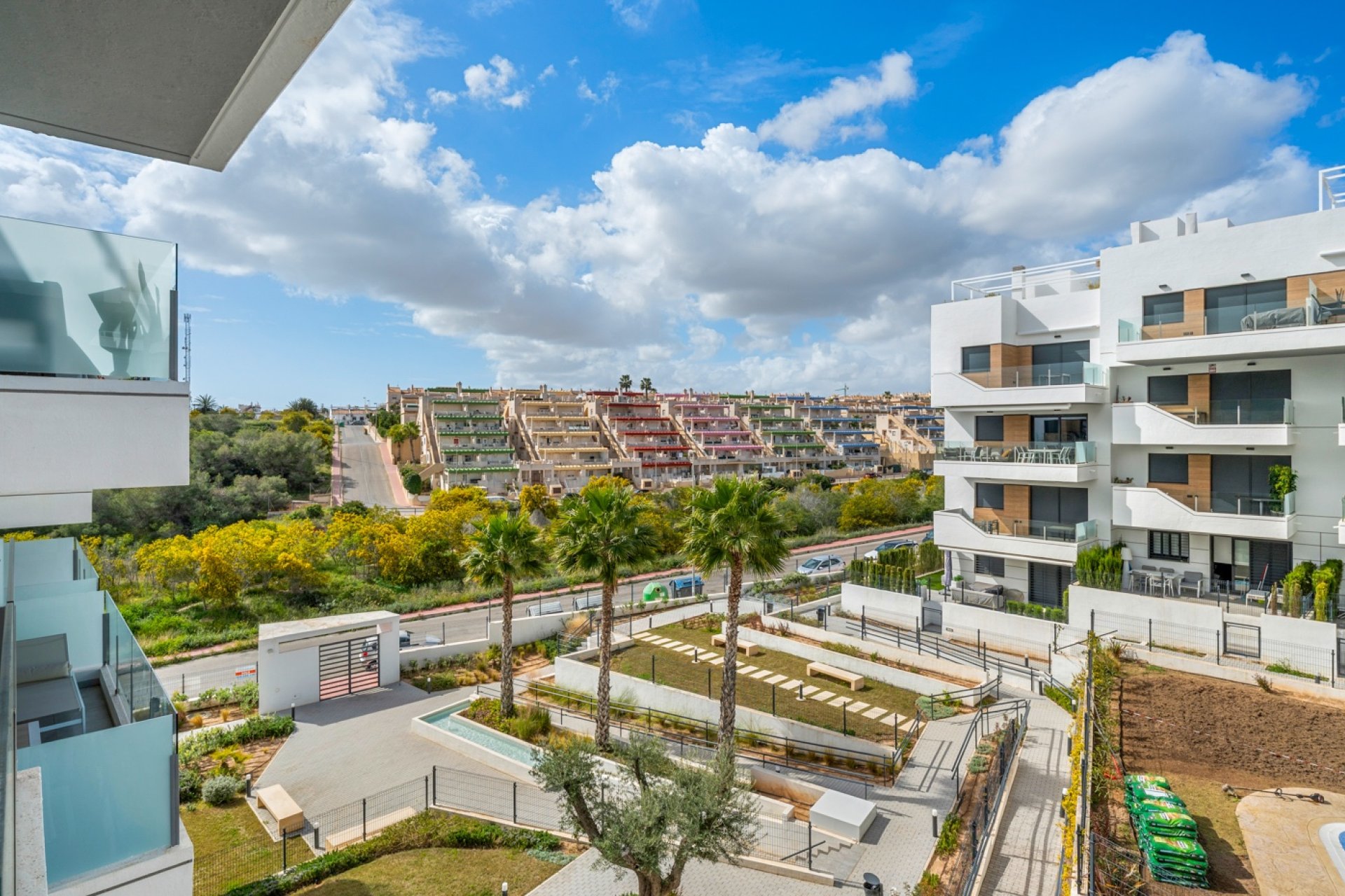 Resale - Apartment  - Villamartín