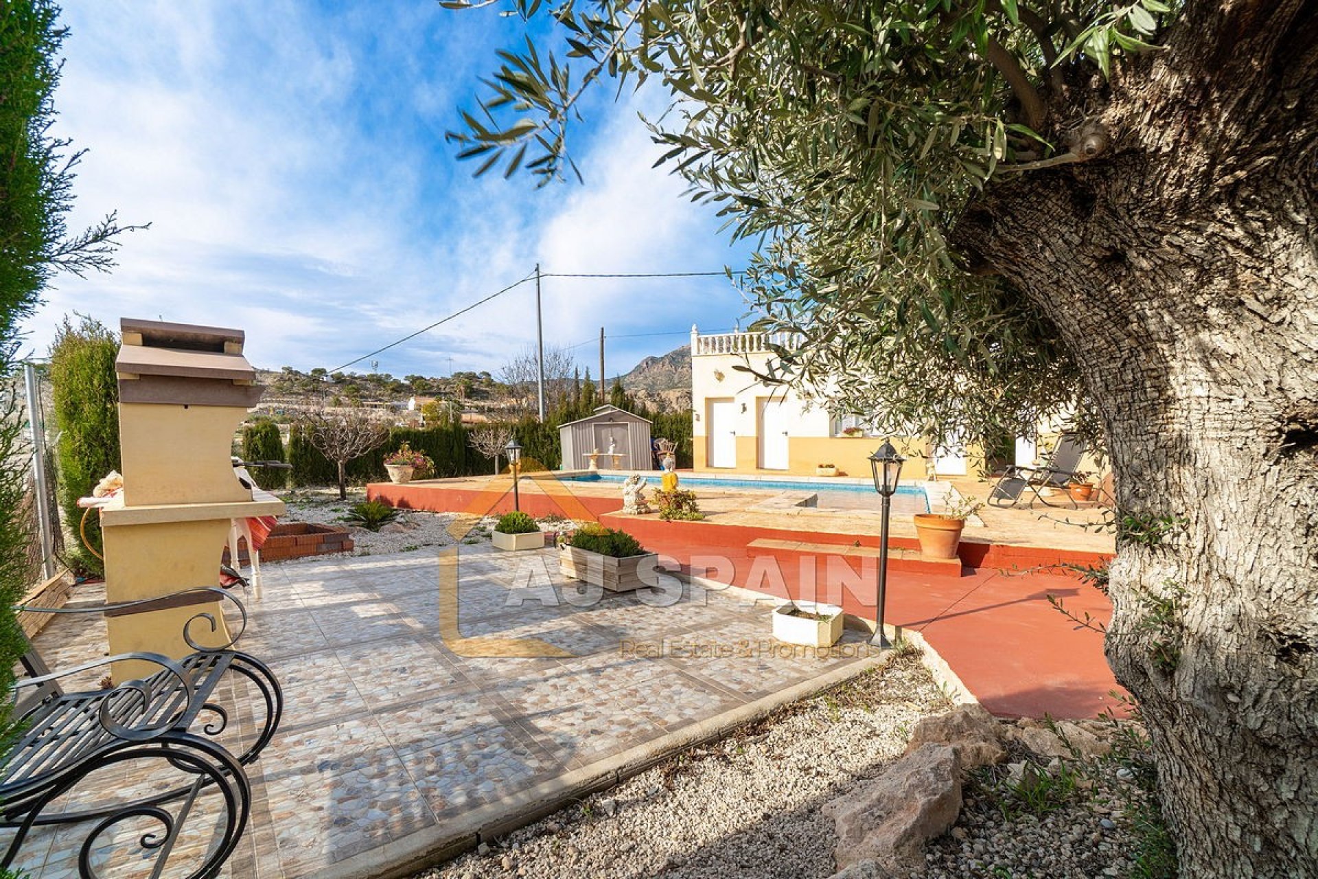 Resale - Country Estate - Fortuna