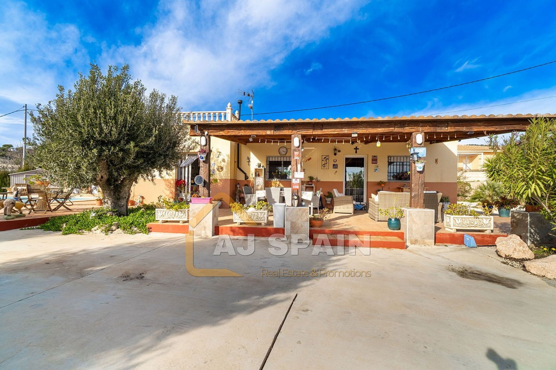 Resale - Country Estate - Fortuna