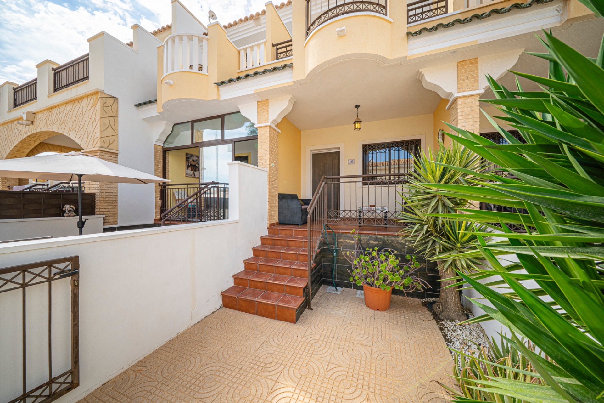 Resale - Semi-detached Villa - Ciudad Quesada - Lo Marabú
