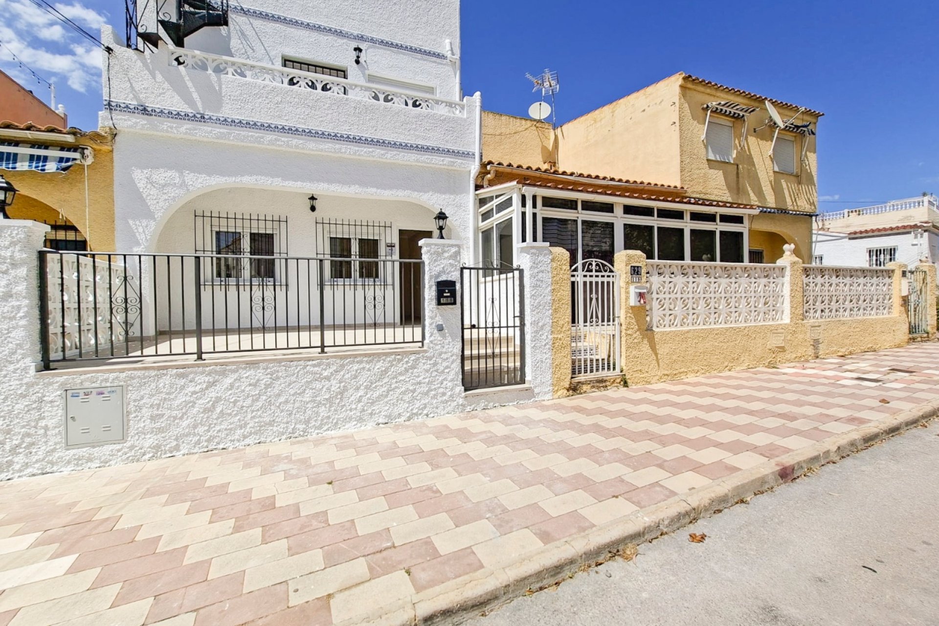 Resale - Semi-detached Villa - San Fulgencio - Urb. La Marina