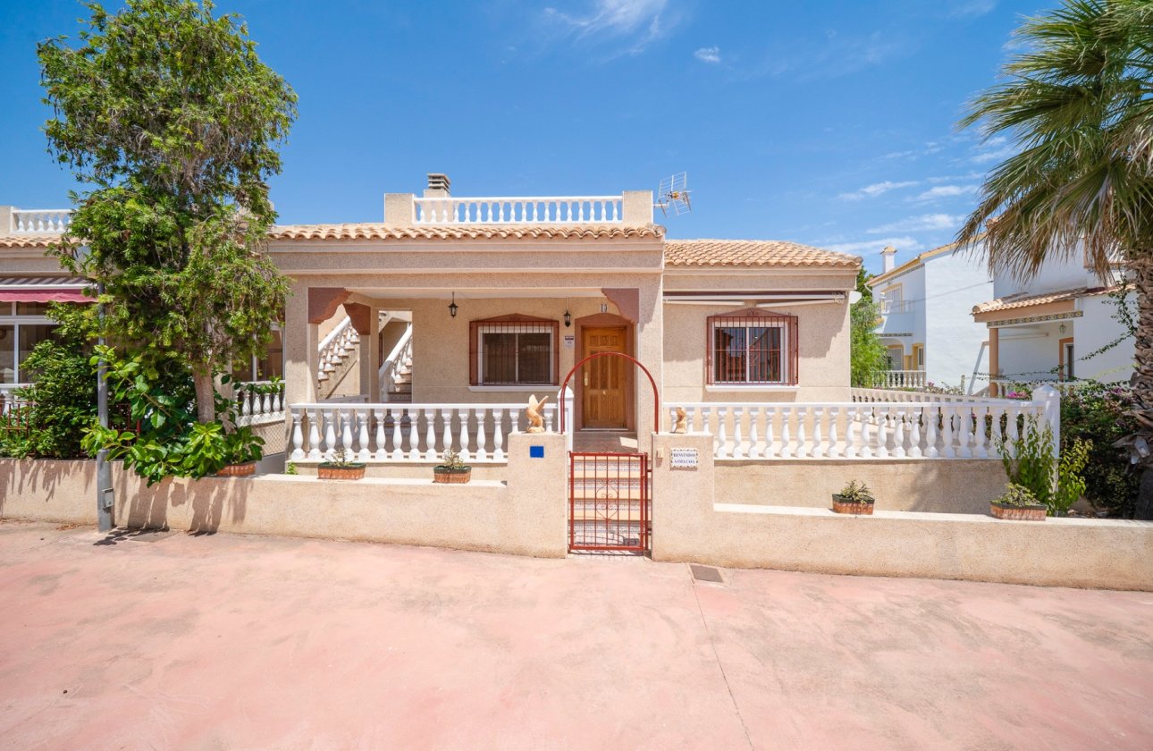 Resale - Villa - Algorfa