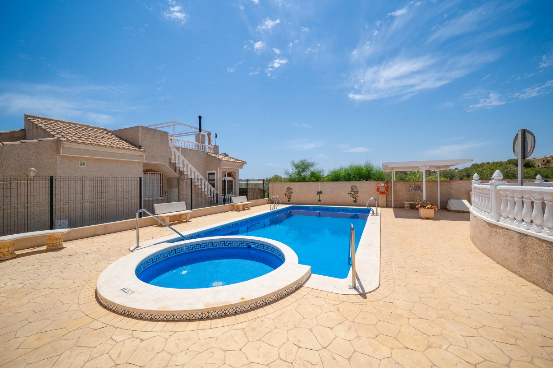 Resale - Villa - Algorfa