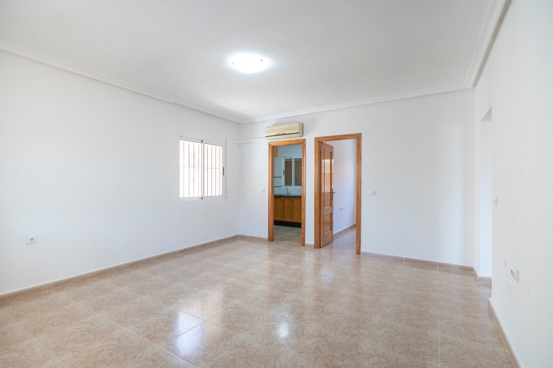 Resale - Villa - Algorfa