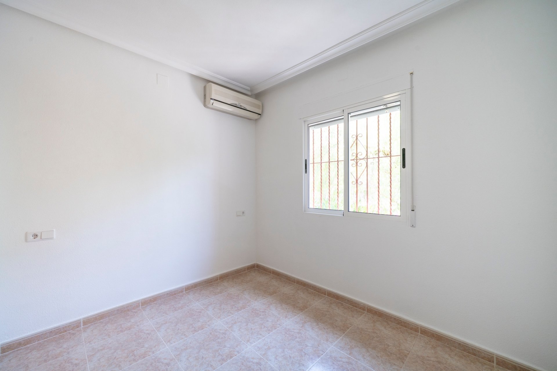 Resale - Villa - Algorfa