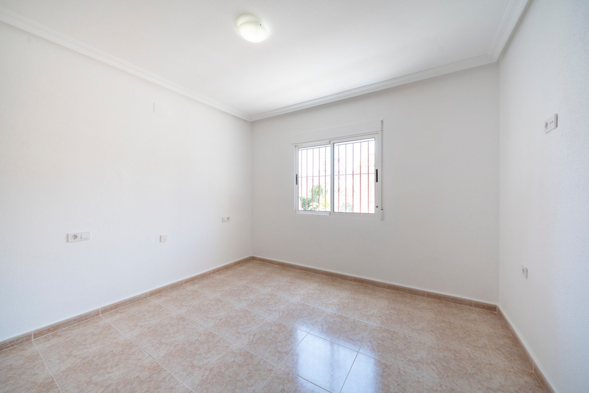 Resale - Villa - Algorfa