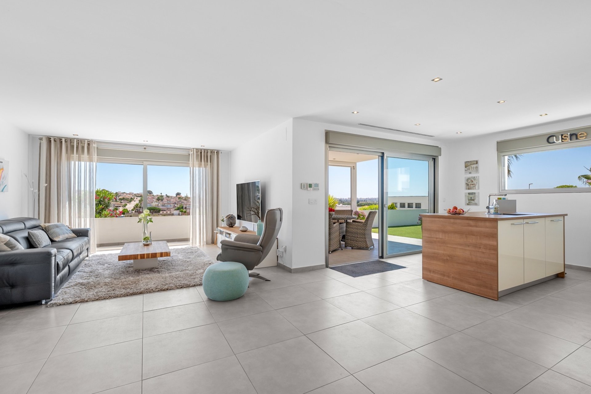 Resale - Villa - La Marina