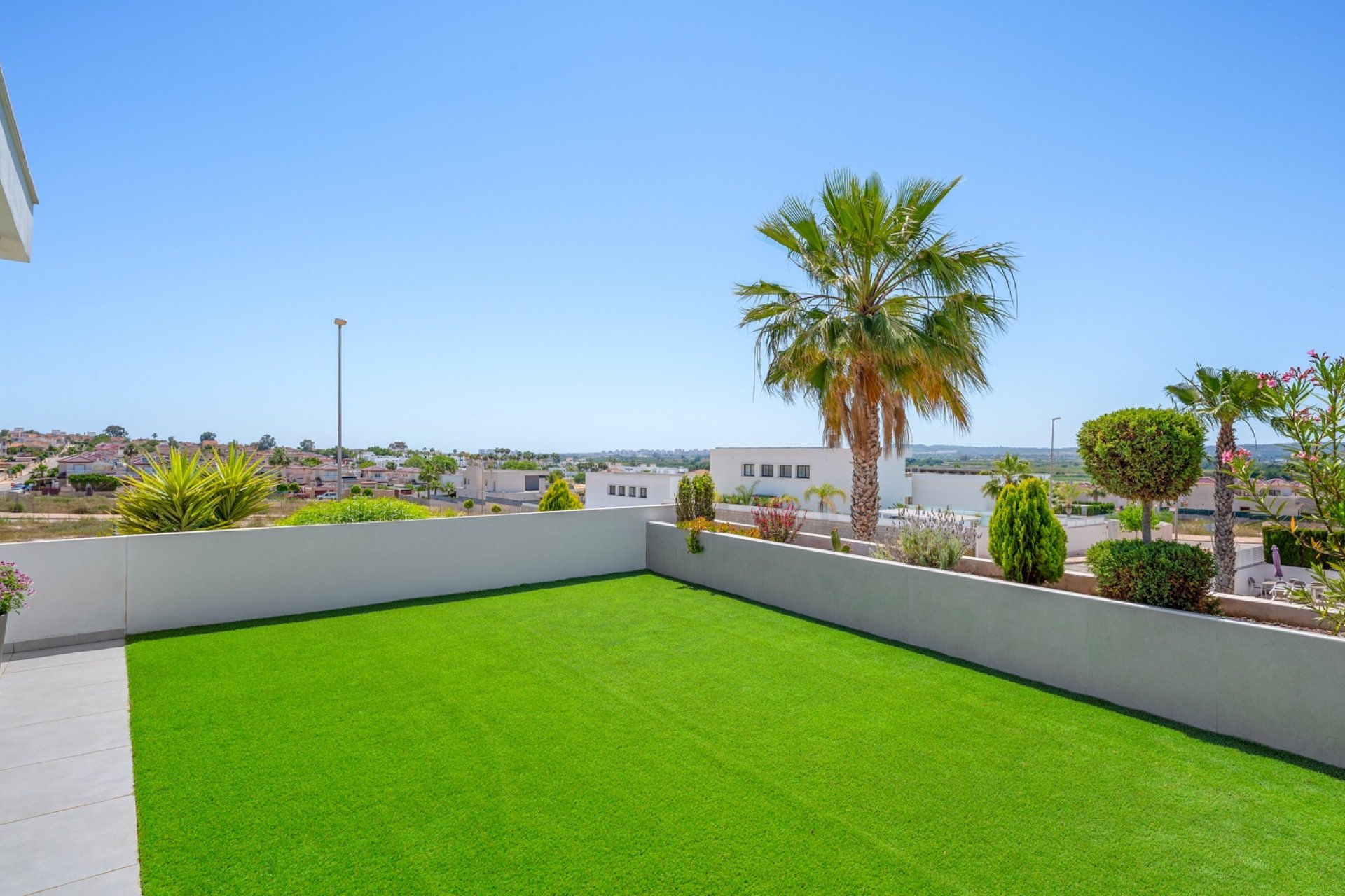 Resale - Villa - La Marina