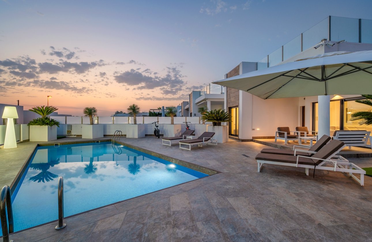 Resale - Villa - Orihuela Costa