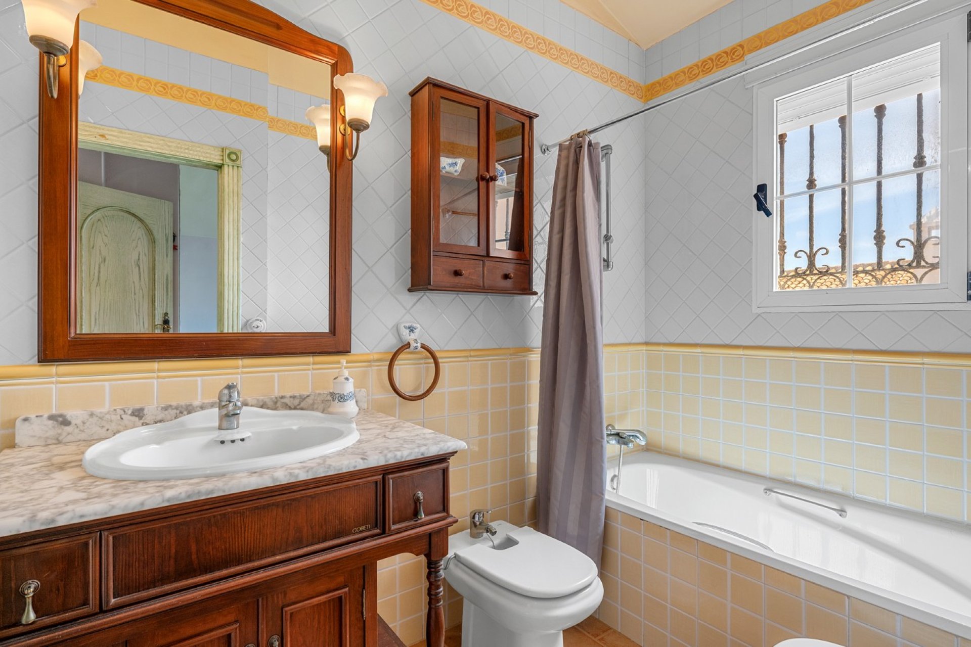 Resale - Villa - Torrevieja - La Mata