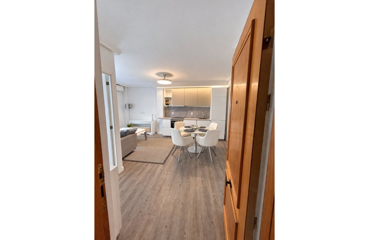 Újraértékesítés - Apartman - Torrevieja