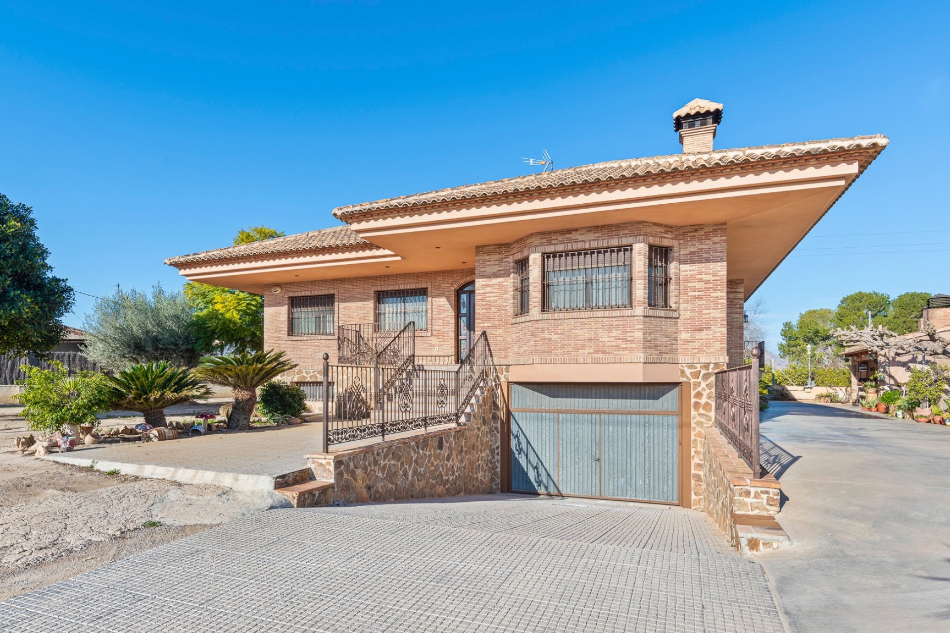 Újraértékesítés - Finca - Beniel - Carretera de Beniel