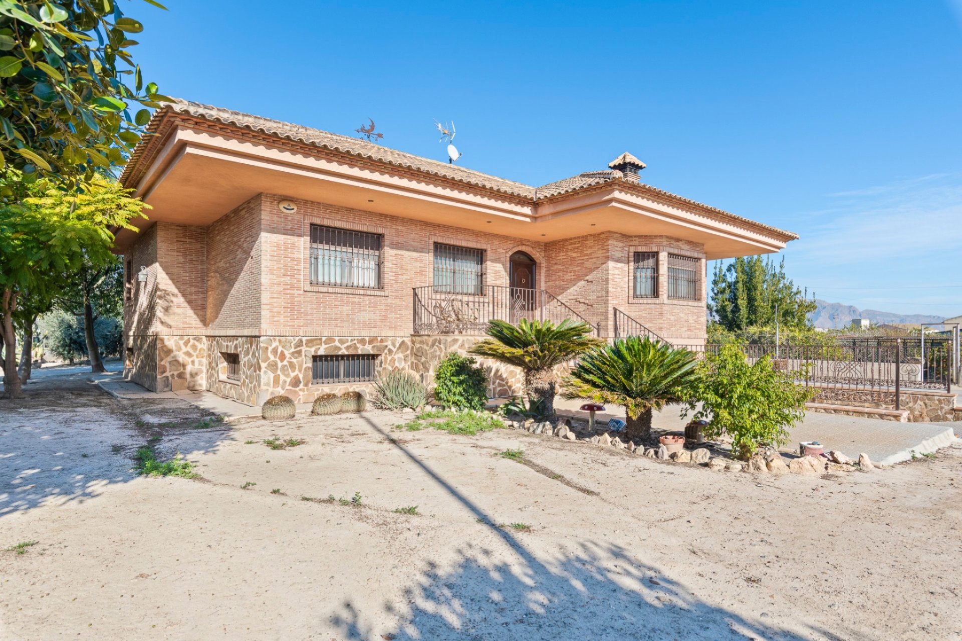 Újraértékesítés - Finca - Beniel - Carretera de Beniel