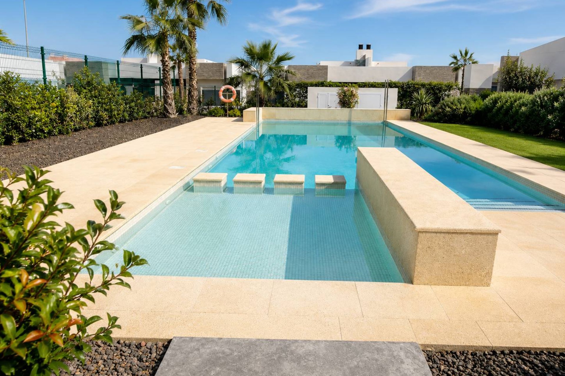 Újraértékesítés - Villa - Algorfa