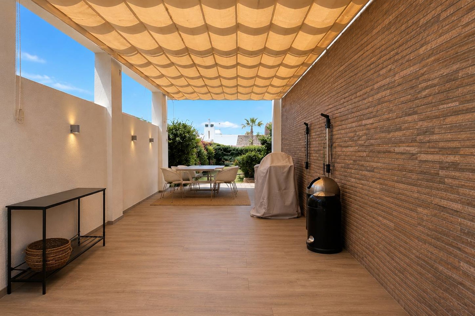 Újraértékesítés - Villa - Algorfa