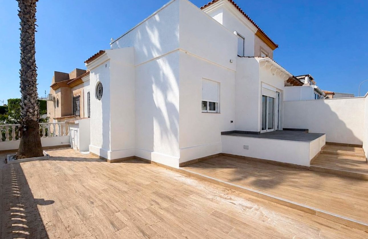 Újraértékesítés - Villa / ikerházfél - Orihuela Costa - Los Altos
