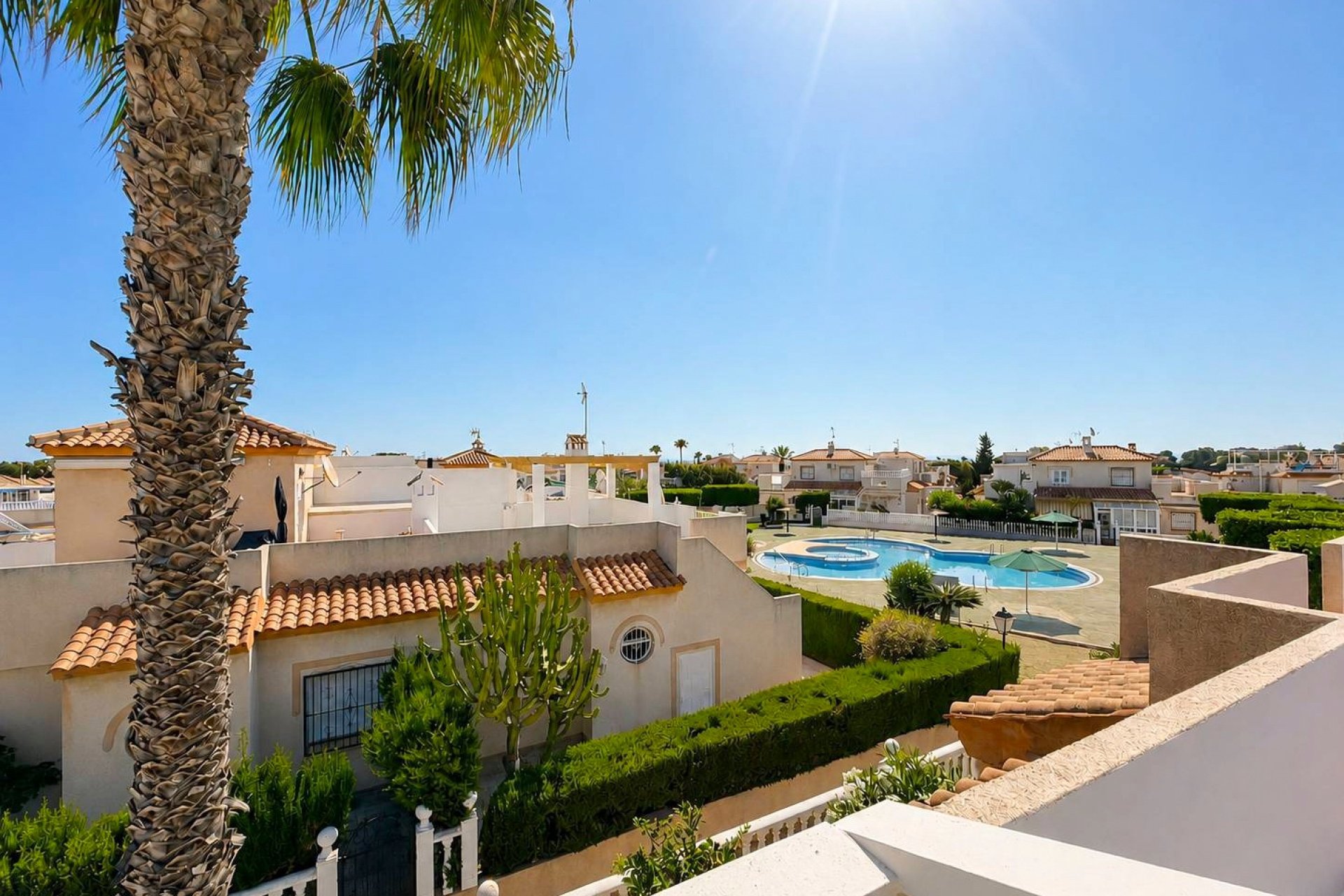 Újraértékesítés - Villa / ikerházfél - Orihuela Costa - Los Altos