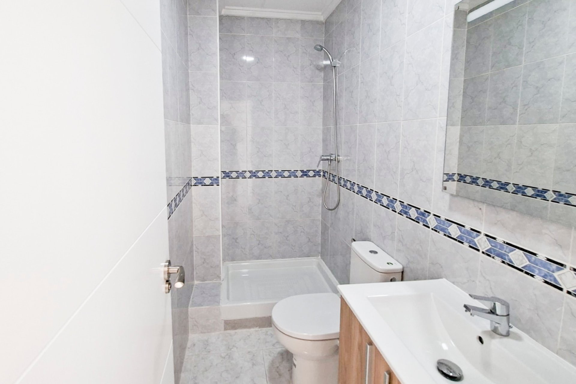 Újraértékesítés - Villa / ikerházfél - San Fulgencio - Urb. La Marina