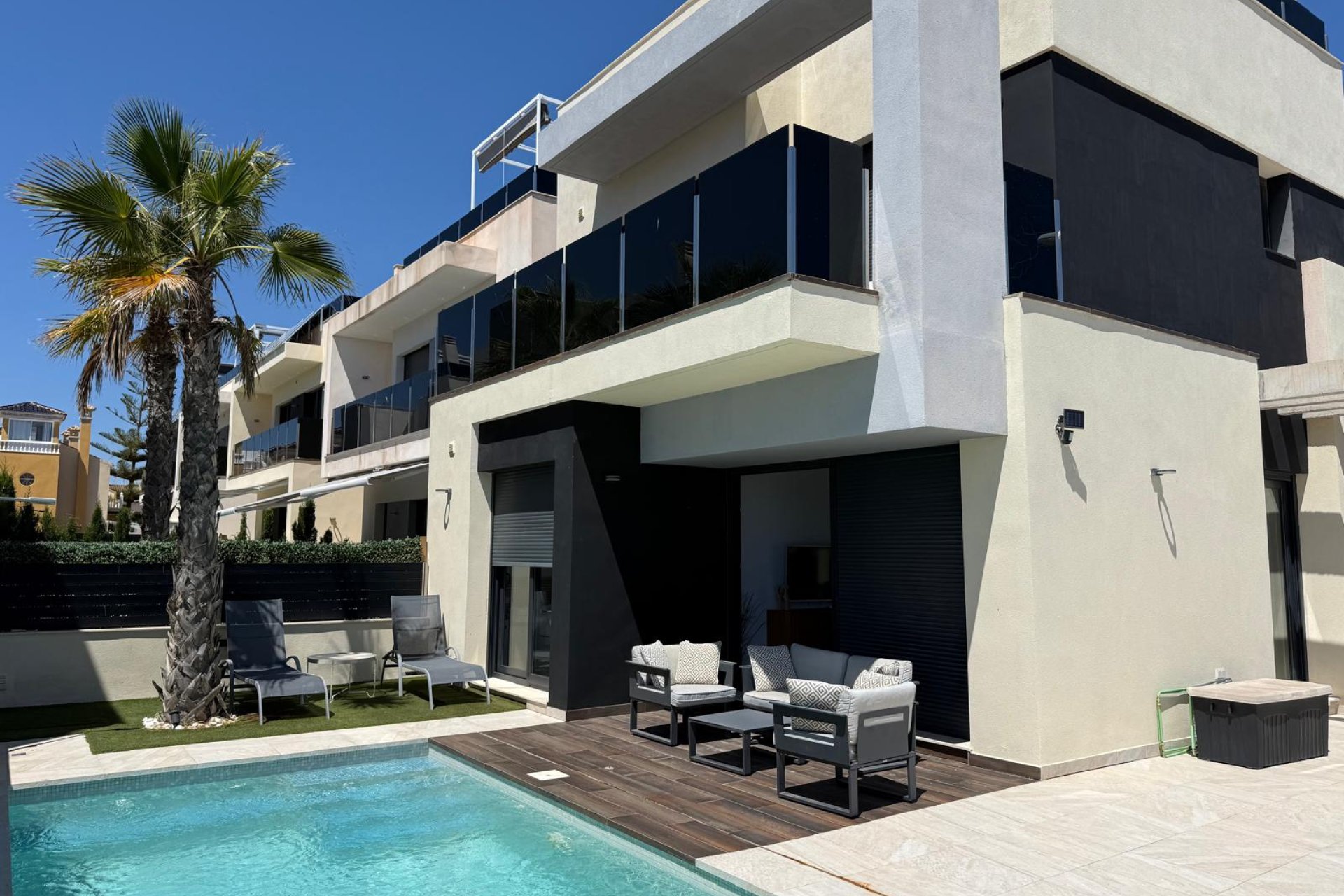 Újraértékesítés - Villa - Orihuela Costa